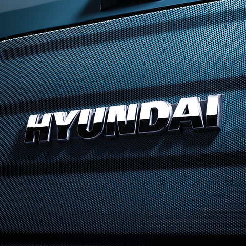 Logo de Hyundai en la rejilla